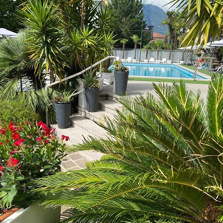 Hotel La Perla Riva del Garda Esterno foto