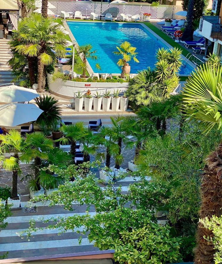 Hotel La Perla Riva del Garda Esterno foto