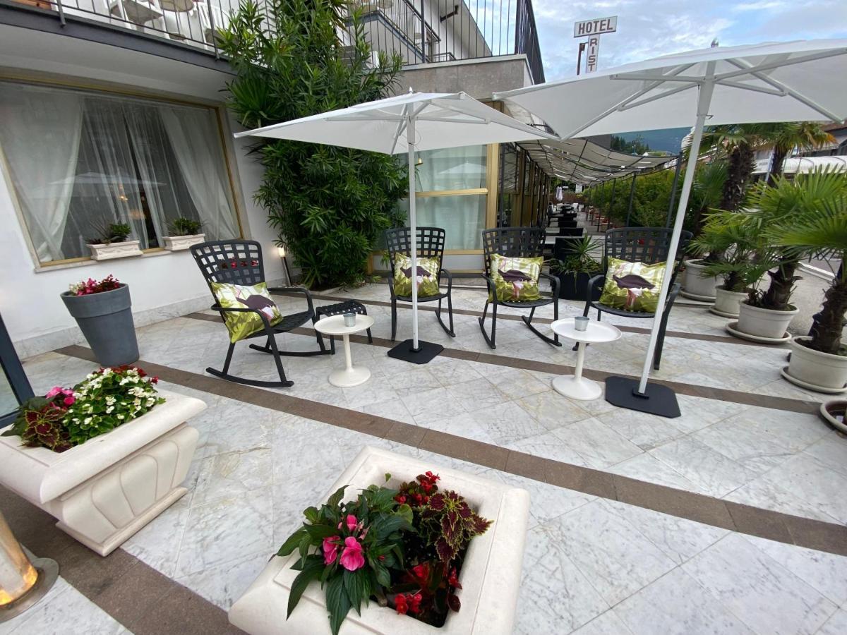 Hotel La Perla Riva del Garda Esterno foto