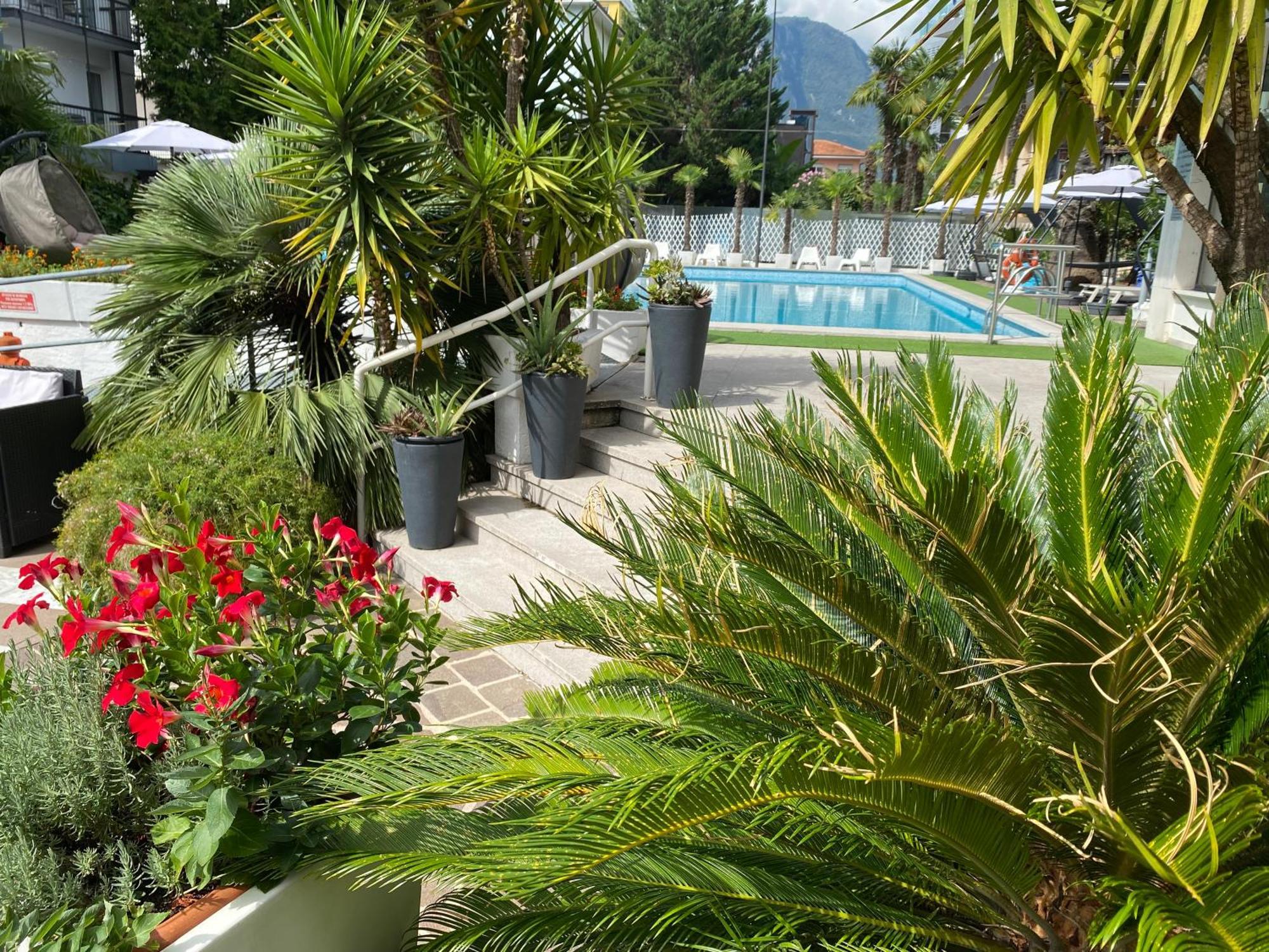 Hotel La Perla Riva del Garda Esterno foto
