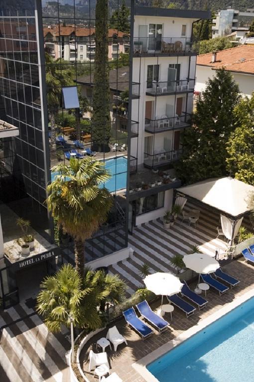Hotel La Perla Riva del Garda Esterno foto