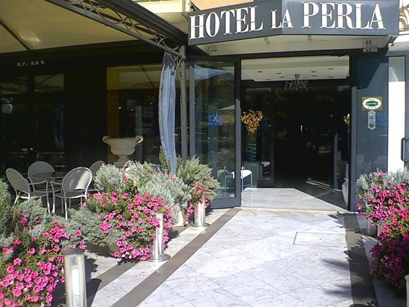 Hotel La Perla Riva del Garda Esterno foto