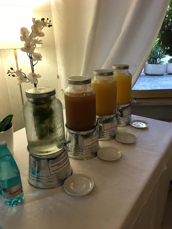 Hotel La Perla Riva del Garda Esterno foto