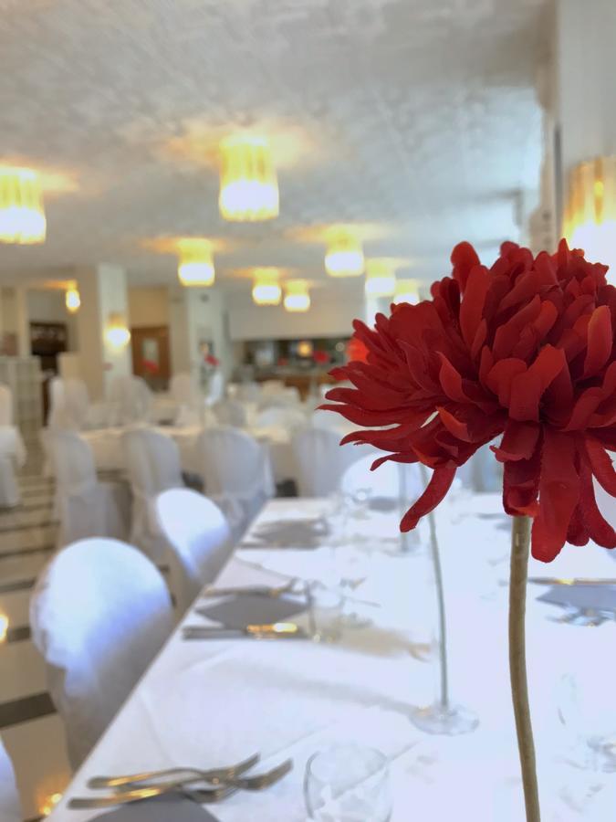 Hotel La Perla Riva del Garda Esterno foto